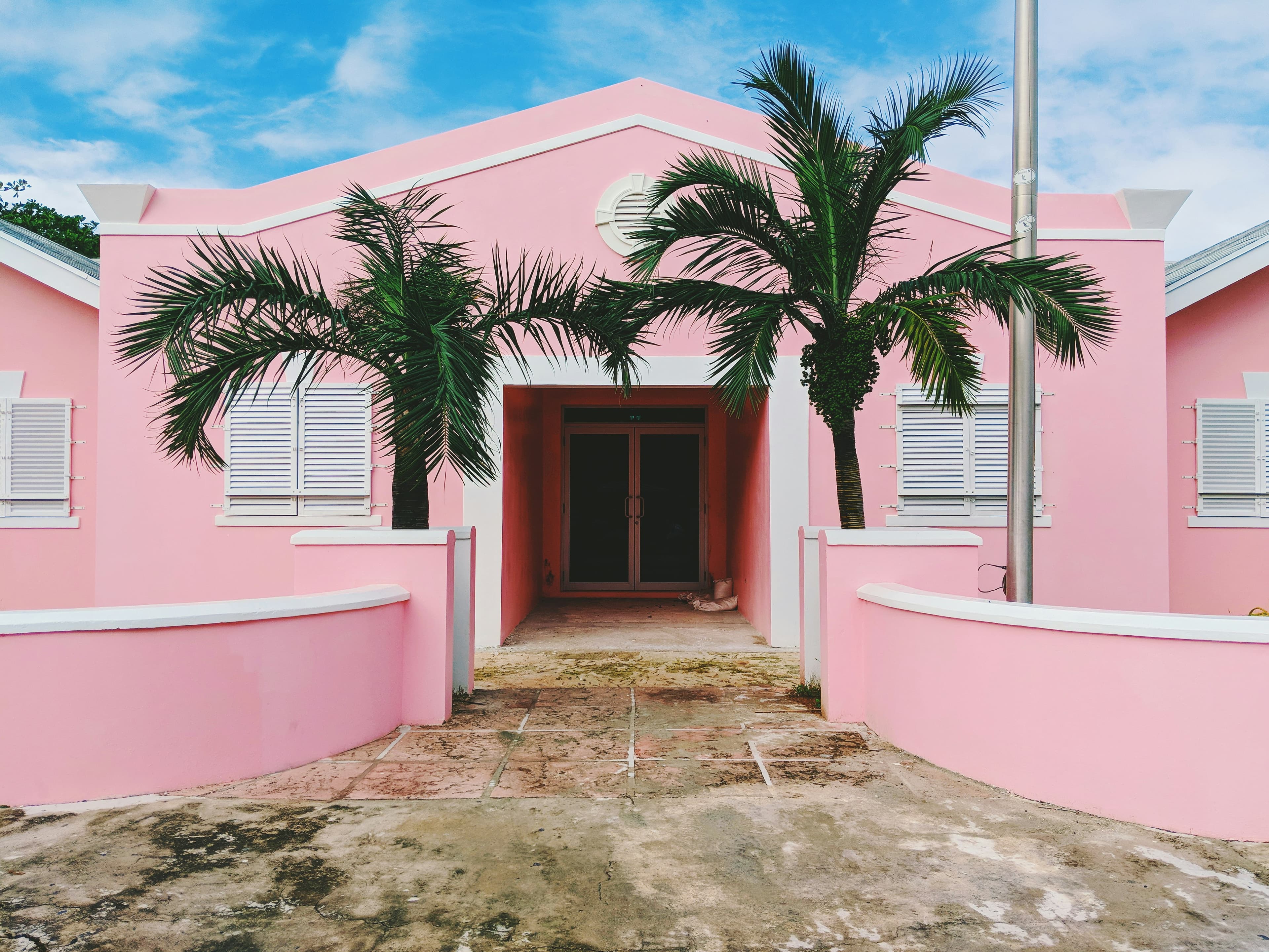 The sala between tides